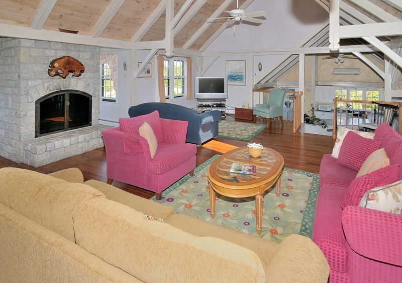 http://www.nantucketaccommodations.com/custimages/11_Alliance_Lane_lr2.jpg