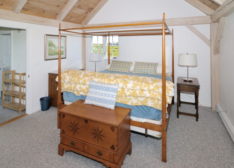 http://www.nantucketaccommodations.com/custimages/11_Alliance_Lane_masterking.jpg