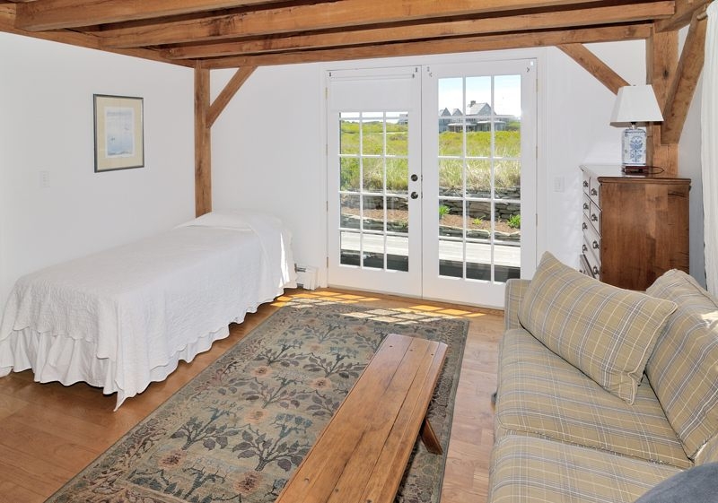 http://www.nantucketaccommodations.com/custimages/11_Alliance_Lane_queentwin2.jpg