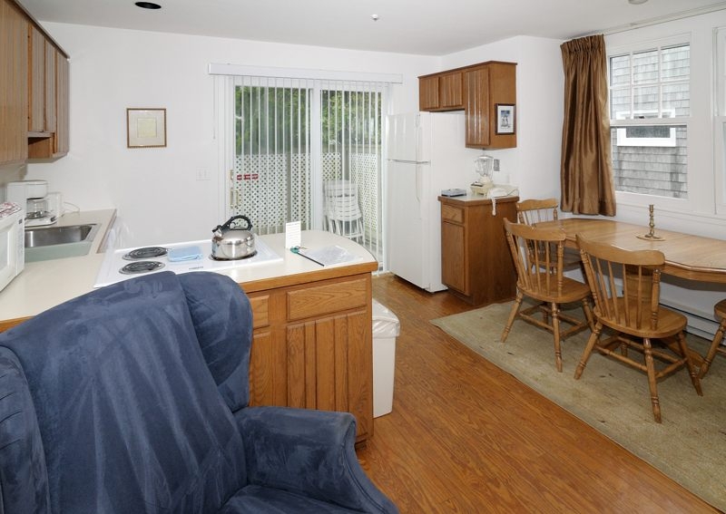 http://www.nantucketaccommodations.com/custimages/BPCY_A1_dr.jpg