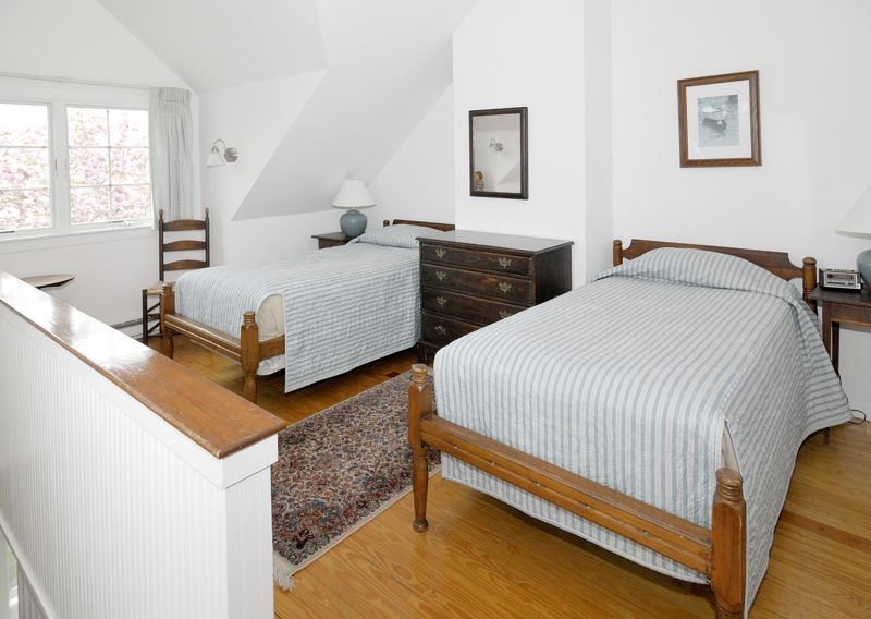 http://www.nantucketaccommodations.com/custimages/BPCY_A1_twins.jpg